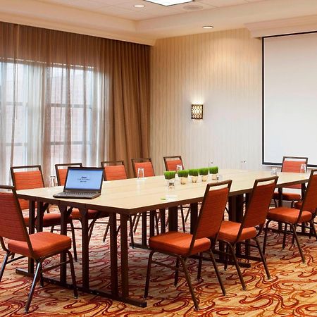 Courtyard By Marriott Pueblo Hotel Екстериор снимка
