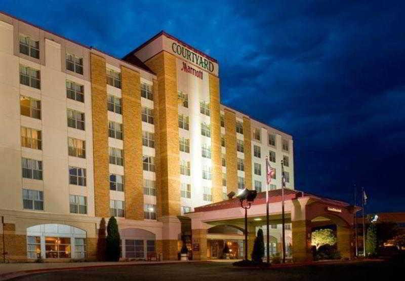 Courtyard By Marriott Pueblo Hotel Екстериор снимка