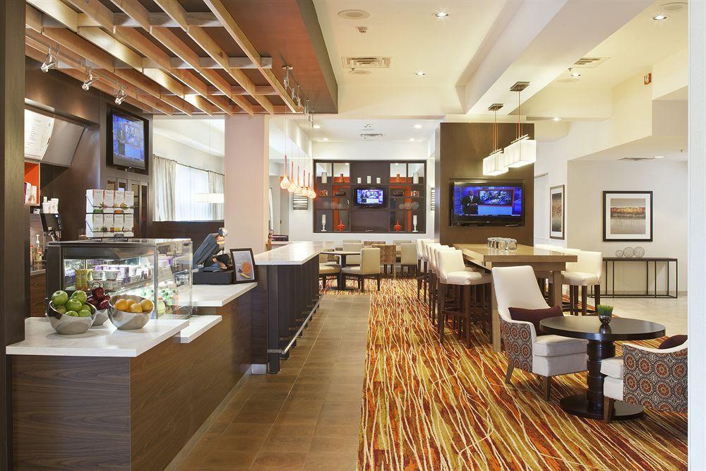 Courtyard By Marriott Pueblo Hotel Екстериор снимка
