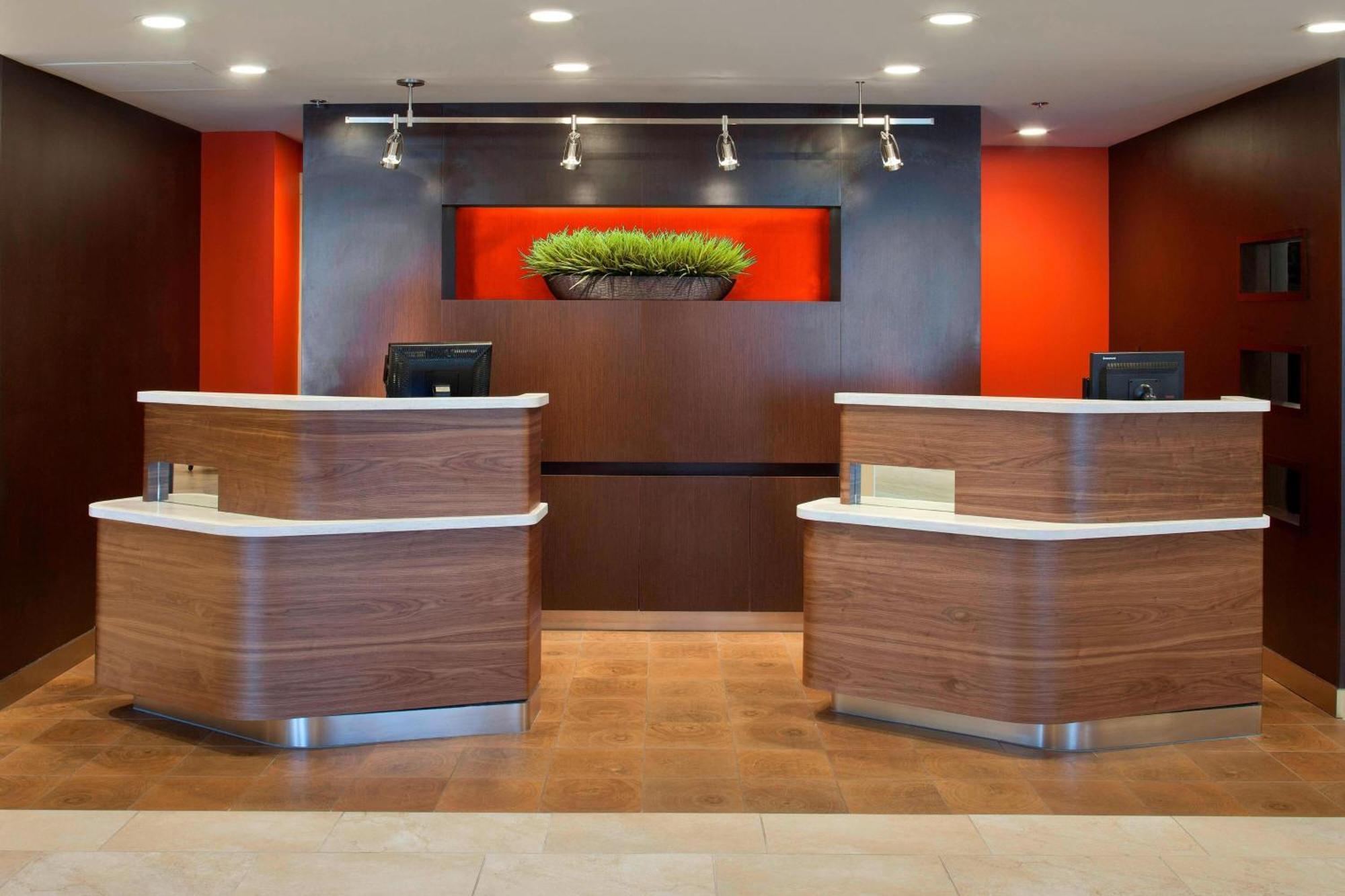 Courtyard By Marriott Pueblo Hotel Екстериор снимка