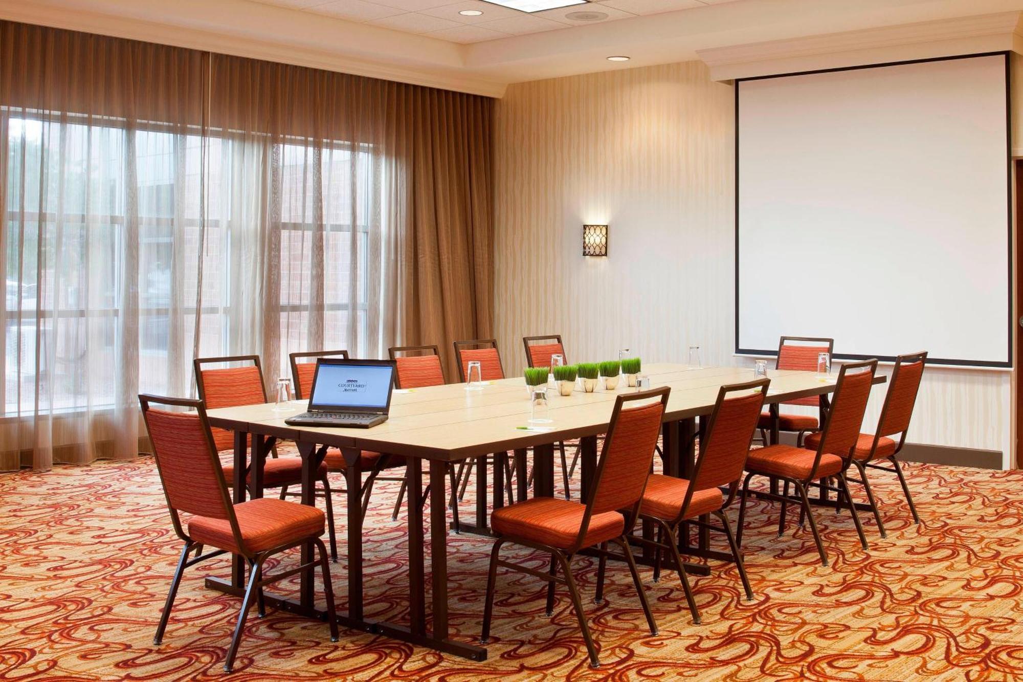 Courtyard By Marriott Pueblo Hotel Екстериор снимка