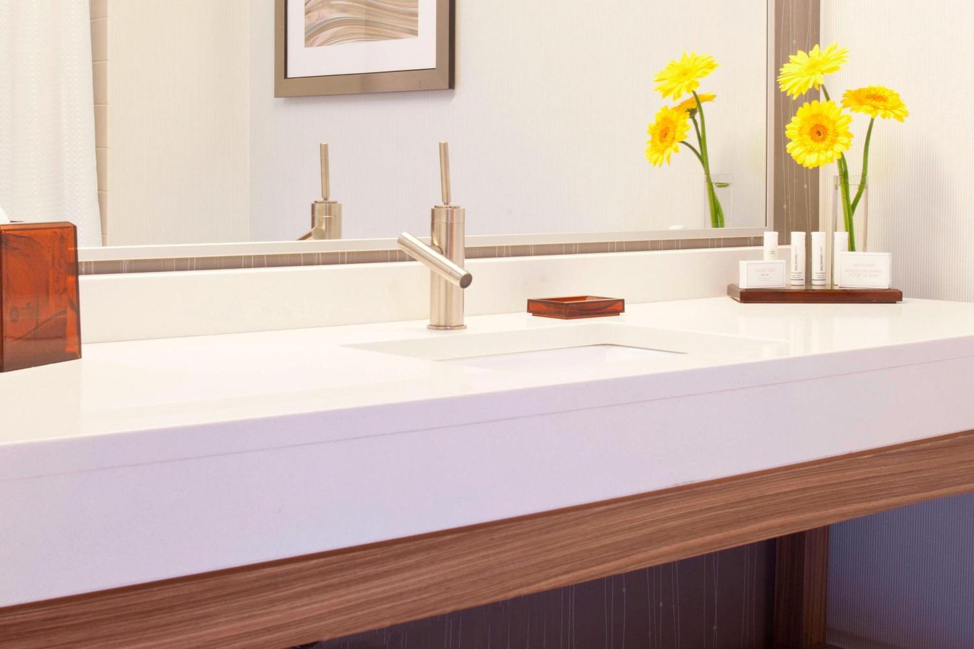 Courtyard By Marriott Pueblo Hotel Екстериор снимка