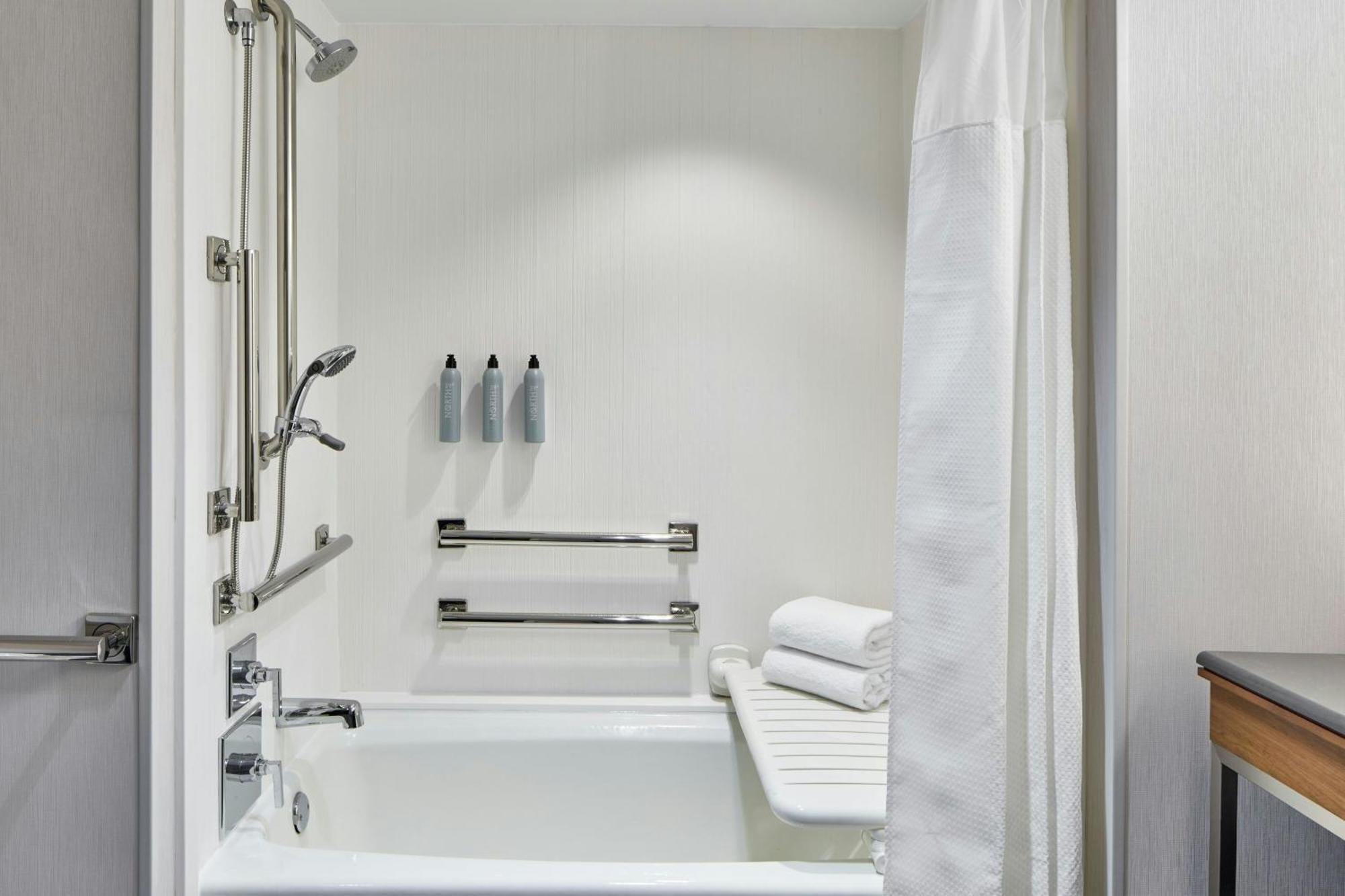 Courtyard By Marriott Pueblo Hotel Екстериор снимка