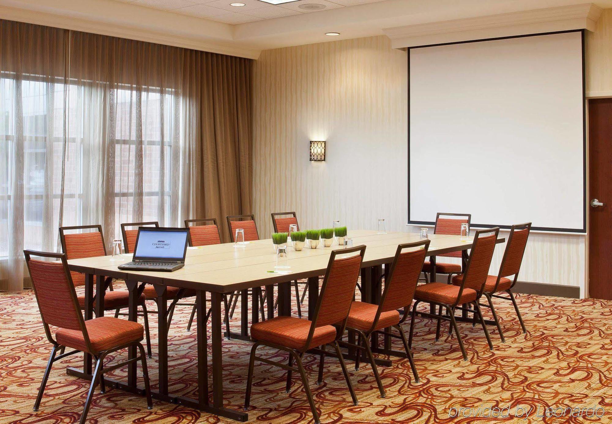 Courtyard By Marriott Pueblo Hotel Екстериор снимка