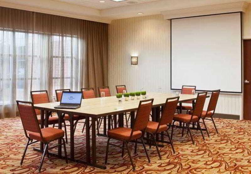 Courtyard By Marriott Pueblo Hotel Екстериор снимка